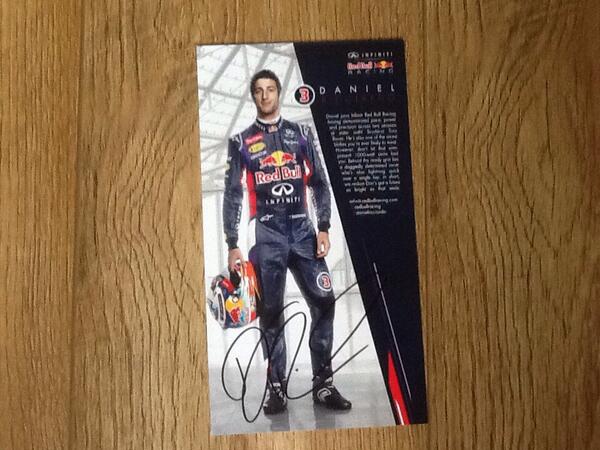 I've got your sign <a href="/danielricciardo/">Daniel Ricciardo</a> <a href="/ToroRossoSpy/">Toro Rosso</a> <a href="/redbullracing/">Oracle Red Bull Racing</a> @InfinitiGP