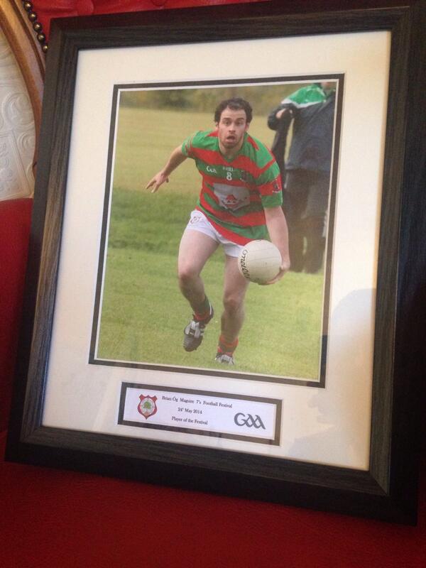 CJMcGourty13's tweet photo. About to hang this up in the house!! What a player he was and a man that loved a good nights crack!! #ogie #legend http://t.co/EtGJNJhuMX