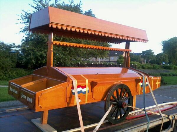 arienoorloos97's tweet photo. Net haringkar gekocht en opgehaald.
Hollandse nieuwe 2014.
Haring geproefd en vastgelegd.
We zijn er klaar voor. http://t.co/mD3Dw72Sk0