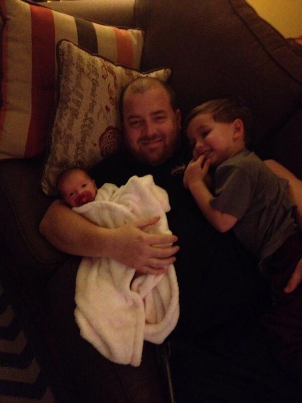 AnnaOnan's tweet image. @deepsouthpout @gshermanclothes @TFstarkville @929_Coffee @LovePoppyJewels @StarkvilleGrill #dspdads  &quot;HANDS ON&quot;