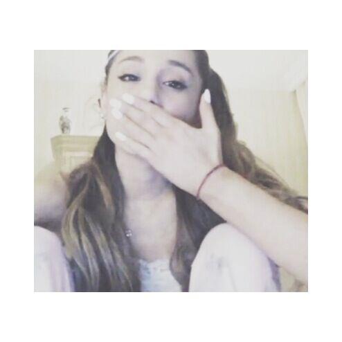 AriXxGrandeXx's tweet photo. Zum Glück gibt es beste Freunde die einen immer glücklich machen<3 @Fredo__rp http://t.co/nNtHYqxfxr