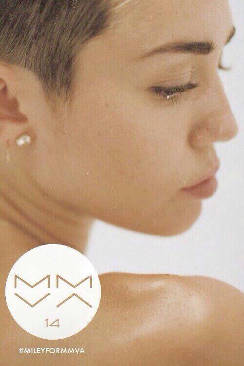CyrusAllTheWay's tweet photo. RT #MileyForMMVA http://t.co/b4bRRcYPWU