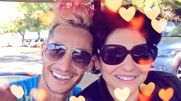 FrankieJGrande's tweet photo. Give it up for the worlds greatest mom on her birthday! #happybirthdaymammagrande http://t.co/U89e9Ui5YH http://t.co/nJefT8wA45