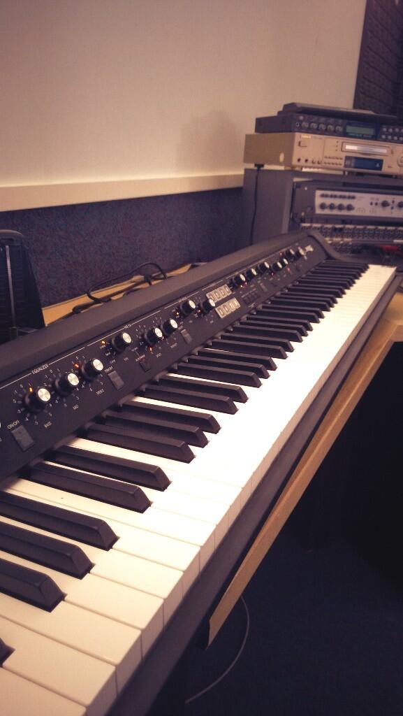 DJSnectec's tweet image. Sweet mother of Stage keyboards !#Sv-1 #keys