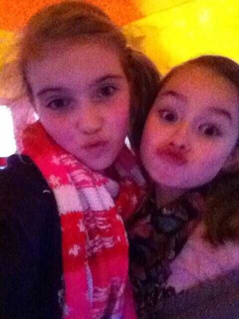 JennSilcock's tweet photo. #flashback #besties http://t.co/YV7HCXEyvG