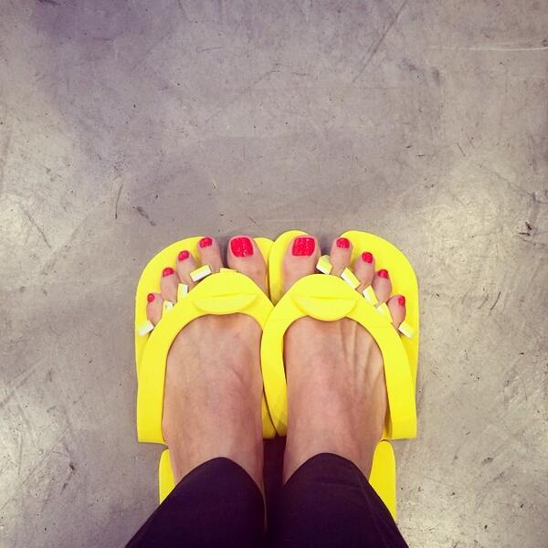 mommyshorts's tweet photo. Thanks for the mani/pedi today @EvenfloBaby! #ProComfort http://t.co/vutoX7Jodr
