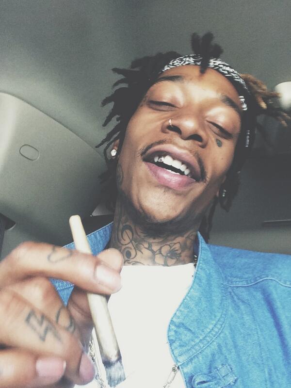 wizkhalifa's tweet photo. :-) http://t.co/F6yUAD067j