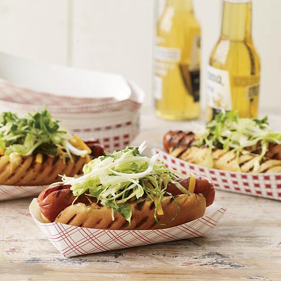 foodandwine's tweet photo. 5 best-ever hot dogs for Father’s Day: http://t.co/jN7oCgMhNS http://t.co/FtfRAIzS9a