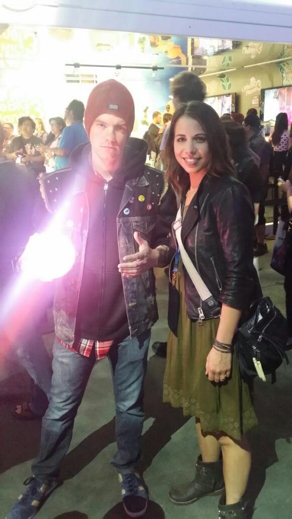 デルシン ロウ 俺のコスプレとフェッチのモデさん発見 Suckerpunchprod Well I See Delsin Hey Laurabaileyvo You Wouldn T Have Seen Fetch Anywhere Http T Co Nhz27gptfw