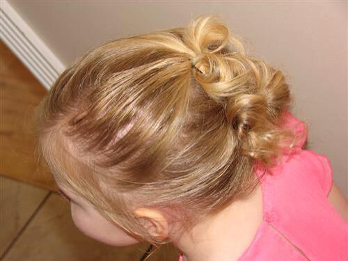 be_rhiannon's tweet photo. Love when she sits still and let's me do her hair #mumlife http://t.co/ml8Ne9b89q