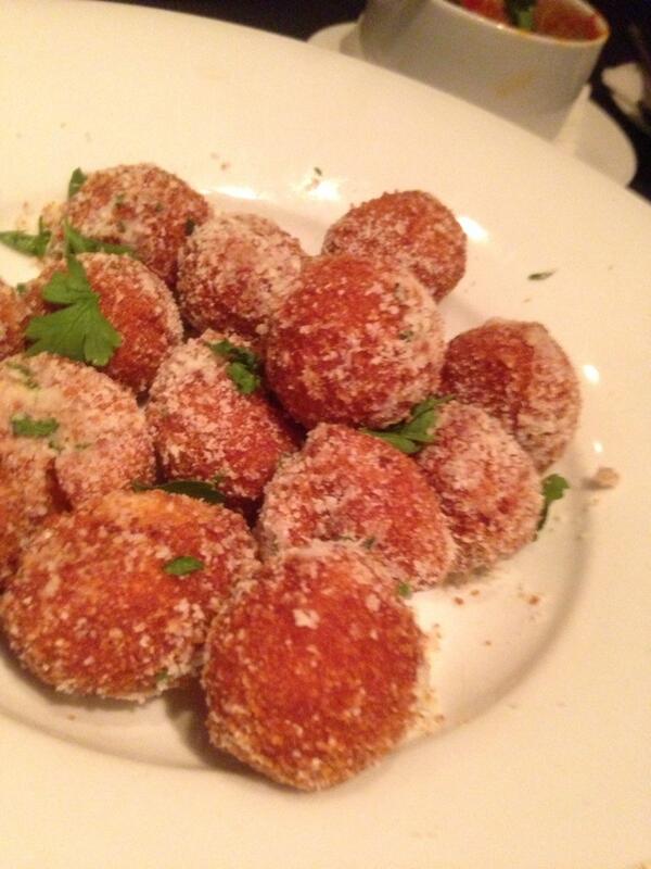 ZackBruellEvent's tweet photo. #isesbarcrawl so happy to have you @chinatoCLE http://t.co/MVxWyXDImo