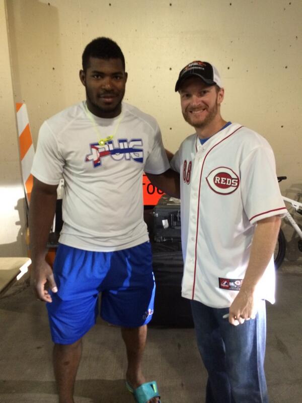 Yasiel Puig trades autographs with Dale Earnhardt Jr. (Photo)