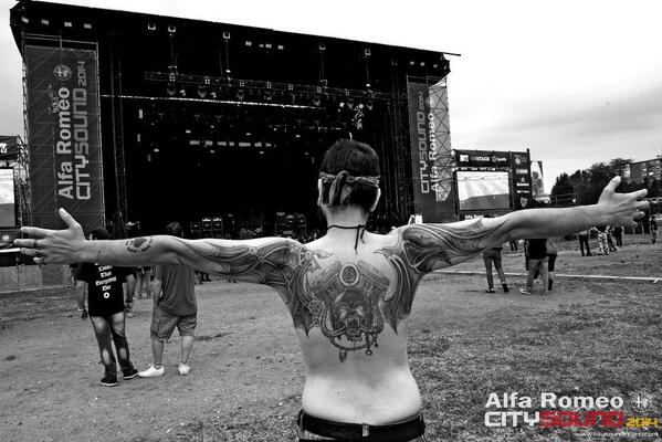 RollingStoneita's tweet photo. #Motörhead live all'#AlfaCitySound! Qui le foto: http://t.co/O52f8v623g @alfa_giulietta @PinoScotto @myMotorhead http://t.co/p2DZtEu6eo