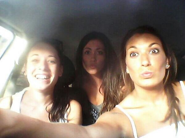 SandraVillajos's tweet photo. Dos días para tenerlas aquí conmigo!!! #amorperruno #veranoperruno @MartaMH5 @IreneeSalas http://t.co/GzwLyPvkfM