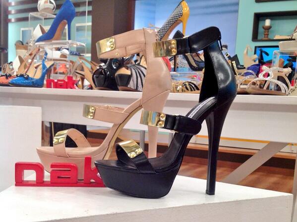 Eleni_AlphaTV's tweet photo. Αγαπημενες μου αυτο ειναι το δωρο σας απο την NAK ! Καντε retweet στην φωτο ΤΩΡΑ♥️♥️♥️ http://t.co/NLsiAHC8Ft