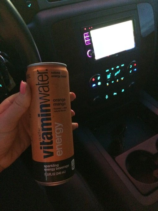 Heading to my shoot!! Here we goooo!! #longday #doinwerk #gimmiecaffeine http://t.co/Lem2KOBzh9<a href="/tag/longday"class="tags">#longday</a><a href="/tag/doinwerk"class="tags"><span>#doinwerk</span></a><a href="/tag/gimmiecaffeine"class="tags"><span>#gimmiecaffeine</span></a>