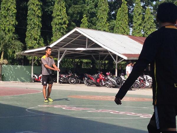 ELSONEfams's tweet photo. Hai fandy!! @Fandyamd http://t.co/pfNw9ufppU