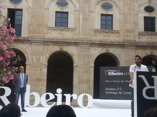 laALACENARoja's tweet photo. "Mellor servizo de viño en restaurante": @abastos20 #premiosdoribeiro2014 @CRDO_Ribeiro http://t.co/WSudZmEWbE