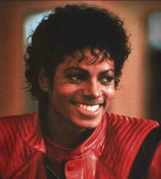 disizfr's tweet photo. "Y a qu'un Michael Jackson le reste c'est des Saucisses !" #25Juin #LifeIsGood #RIP http://t.co/4lDbfC0FPv
