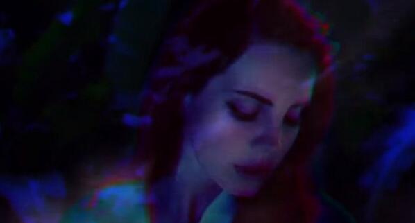 SiMenorBlog's tweet photo. Lana del Rey - Shades of Cool http://t.co/yrEWQV4xdf http://t.co/4vwBy8eJh9