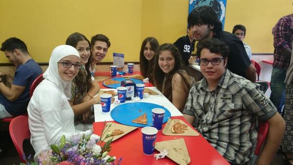 albbafranco's tweet photo. Con @Judit_Gonzalez8 @yasmin_taljou @0512_leo @aurora97R @nonosolonono @errgato http://t.co/xodb8uACld