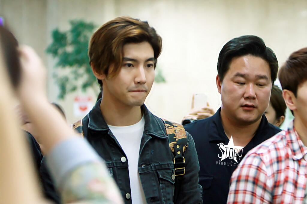 Bq-tfV8CEAALHCM.jpg:large