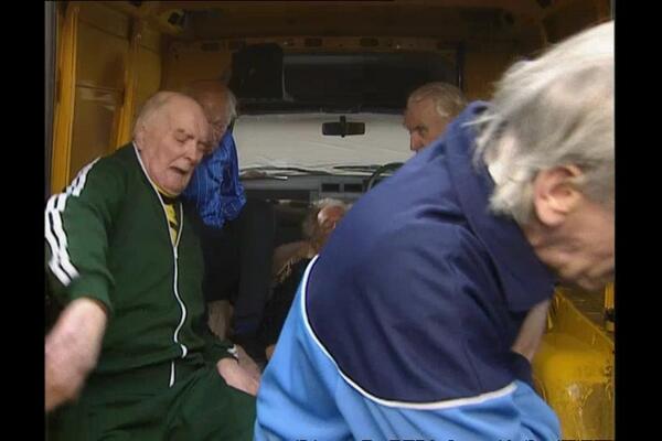 QuoteFrTed's tweet image. Iran arrive at the Arena Fonte Nova ahead of their crunch match with Bosnia: