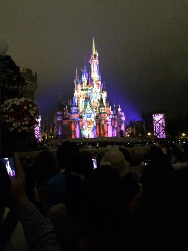 ということで、あやぽんとアフター6行ってきました^o^♡

キャプテンEOを見納め、
今話題沸騰中のonce upon a timeを観る。

しあわせ〜♡