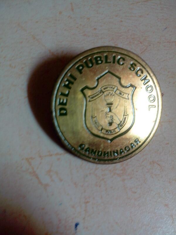 Cricketaddicted's tweet photo. Miss it all so much. Miss school :/ "@fragnance_: #memory #farewell #highschool #DPSite #loving http://t.co/T1ftECjGgw"