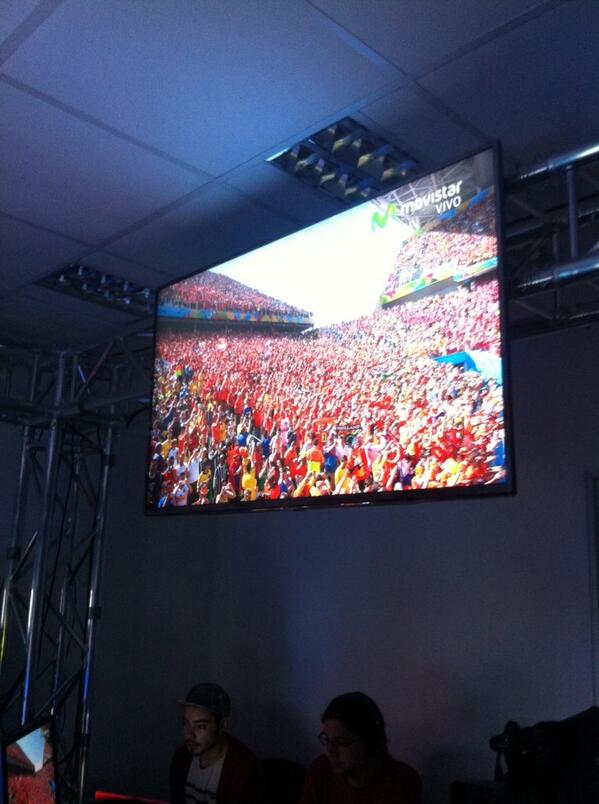 claudioopazoa's tweet photo. Vamos chile http://t.co/f7WS8J7Fpn