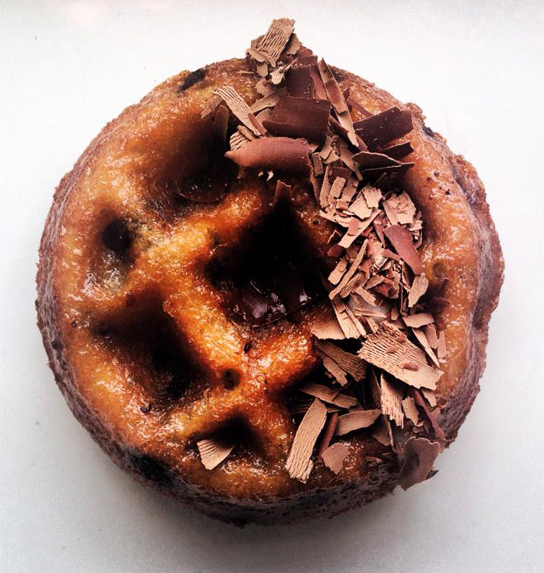 ChicagoDish's tweet photo. Nothing cures a case of the #Mondays quite like a Wonut! @WafflesChicago #halfwaffle #halfdonut #chicagodish http://t.co/dVBzpZL11F