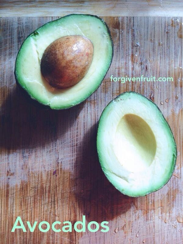 MonicaRae3's tweet photo. Avocados. #forgivenfruitblog http://t.co/UuRb8ubwOi http://t.co/sQBlI6qY6Z