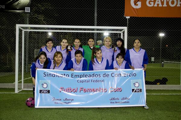TorreGerman's tweet photo. Equipo de #FutbolFemenino de #coto @RamonMuerzaSEC @aldecoto @ibocortez49 @peru_dario @medinajose1960g @ckbenavento http://t.co/WuulN3B2Gt