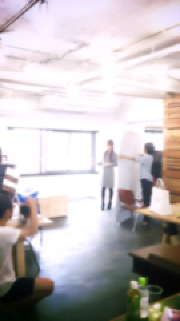 今日の昼間は原宿にて。
お姉さんチームの『ちゅら』ちゃんを連れてのアパレル撮影でした！

ちゅらちゃん、やっぱりプロでした！

新ブランドなのでボカシ入れてます。