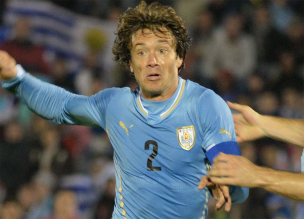 "<a href="/portalmvd/">Montevideo Portal</a>: “No nacimos para las fáciles, nacimos para las difíciles", escribió Lugano bit.ly/1nxnVzq "xccap