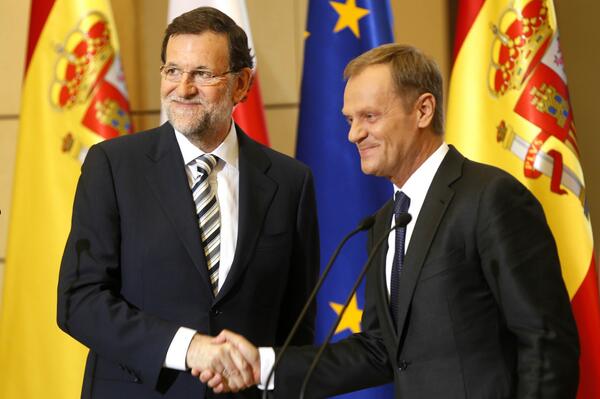 marianorajoy's tweet image. Agradecido a @premiertusk por su acogida. Polonia y España seguirán trabajando juntas por una UE más sólida y unida