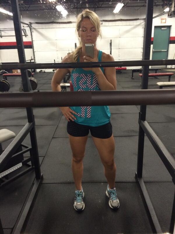 StarkStallion5's tweet photo. Could this picture get any better? My wife-to-be in the squat rack at my high school weight room 😍💪 #Hot #SquatDay http://t.co/HobVxU7o2b