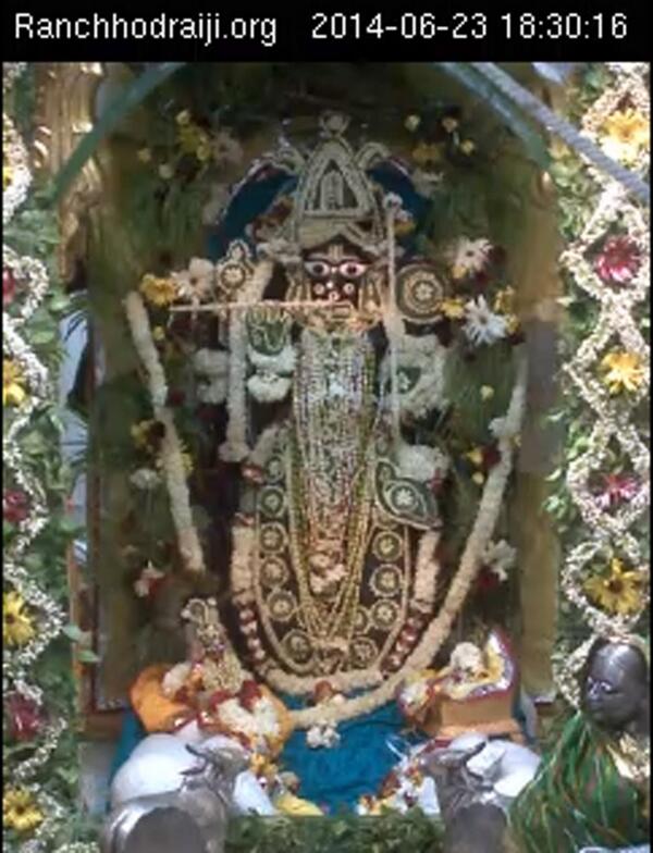 ROOPAL_PATEL's tweet photo. SHAYAN-BHOG DARSHAN-જયરણછોડ.....EKADSHI http://t.co/Ku3EUgE9xb