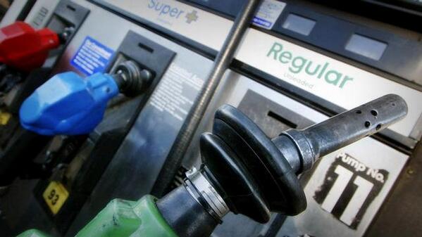 Local4News's tweet image. AAA Michigan: Gas prices fall about 9 cents in past week -- bit.ly/1jJ4BOq #local4