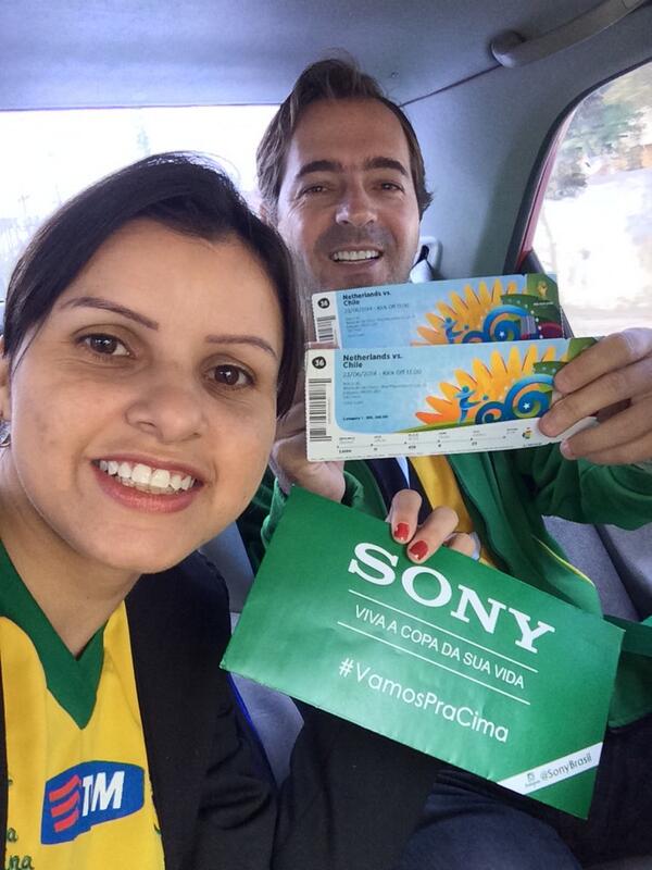 carualves1's tweet photo. #eh nos na copa # vamospracima#orgulho ser tim.@carualves1 @Power_Dealer @bono_cri @mancini_fer http://t.co/JLOr8Y2KrW
