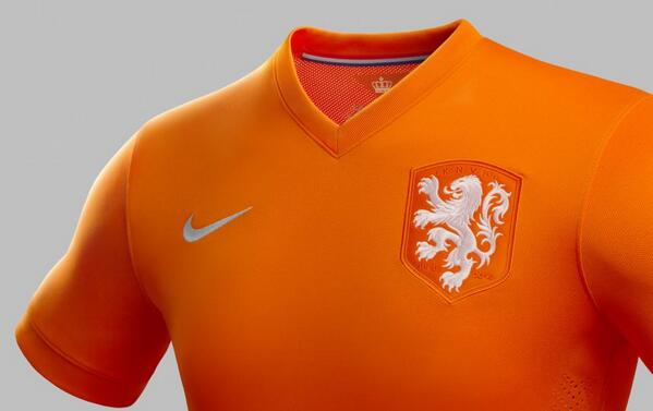 RETWEET, VOLG @KoppersSports &amp; WIN! 

Nederlands Elftal shirt! 

Bekendmaking winnaar, na de wedstrijd.
