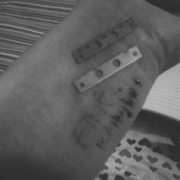 BeClean4me's tweet image. I'm done trying to be perfect
It isn't ever good enough
Just someone that would rather die
To have your approval