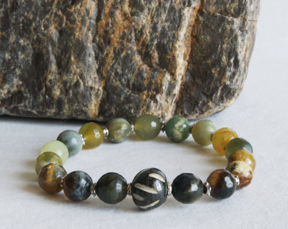 indrasnetDK1's tweet photo. Flower #jade #yoga mala opens your #spiritual life. http://t.co/GiieJLkGC8 http://t.co/FP0lhwSN8i
