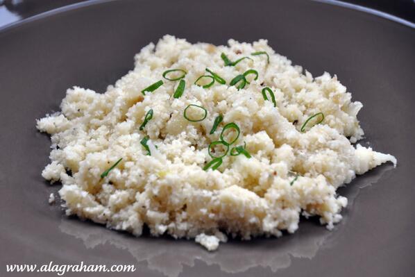 HealthstreamFC's tweet image. #RECIPE: Cauliflower makes a low calorie alternative to rice bit.ly/U0VItz #health #fitness #paleo