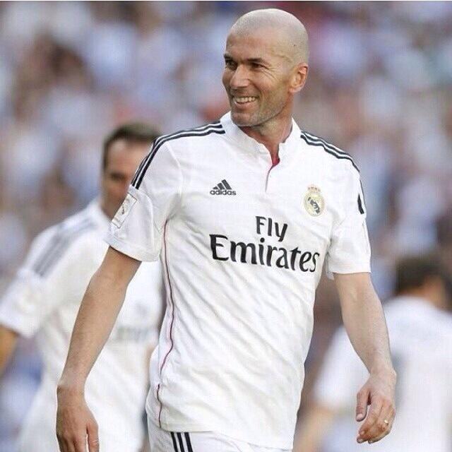 Happy birthday\" Selamat Ulang Tahun yang ke-43 untuk Zinedine Zidane. Legend! 