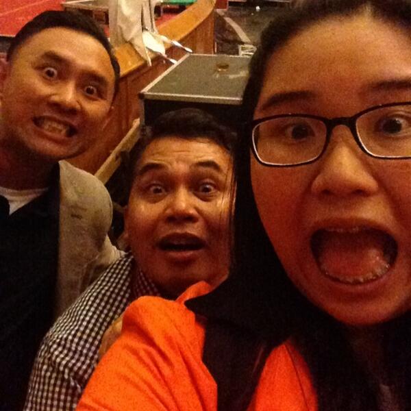 angeliadarma's tweet photo. uber happy and fun watching the show! wanting to watch it live more!! makasih kang onal dan kang deni..@RockNal http://t.co/S5f06lccBz
