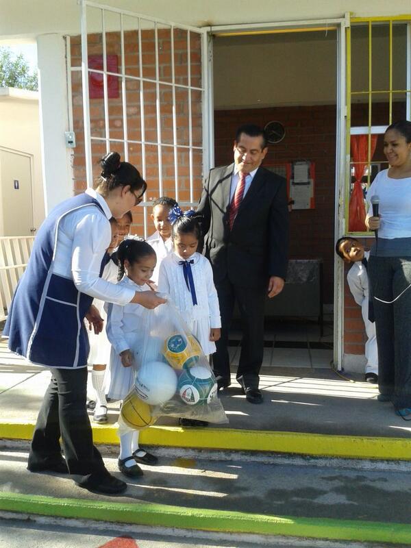 Arlett84's tweet photo. #promociónDeValoresCívicos con el impulso de programas para lograr una sana convivencia ámbito deportivo @SEDUCOAH http://t.co/Gkl60CdhiG