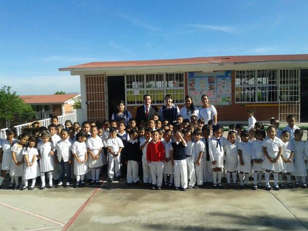 Arlett84's tweet photo. Deporte t #promociónDeValoresCívicos en el jardín de niños Cecilia Rodriguez Melo @rubenmoreiravdz  @SEDUCOAH http://t.co/BNMBmsDj9o