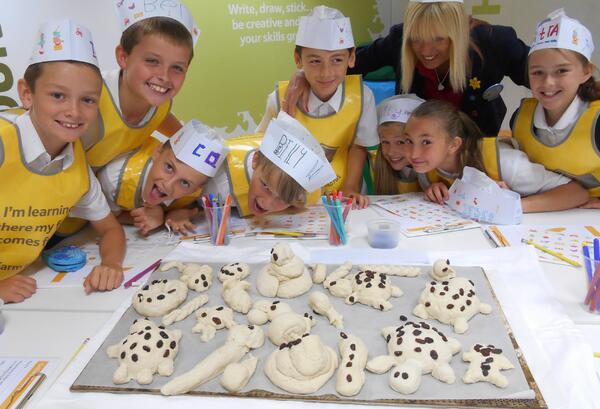 <a href="/Darrenearl1/">Darren Earl</a> <a href="/CherriYallop/">cherri yallop</a> Superb Farm 2 Fork <a href="/tesco/">Tesco</a> Roneo Corner. Who enjoyed their work more than me today? No one!