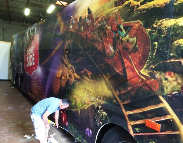 PrintMorFL's tweet photo. When you #LoveWhatYouDo, #Mondays aren't so bad at all - @PrintMorFL @WaltDisneyWorld #DisneySide | http://t.co/3v3lxc96xt